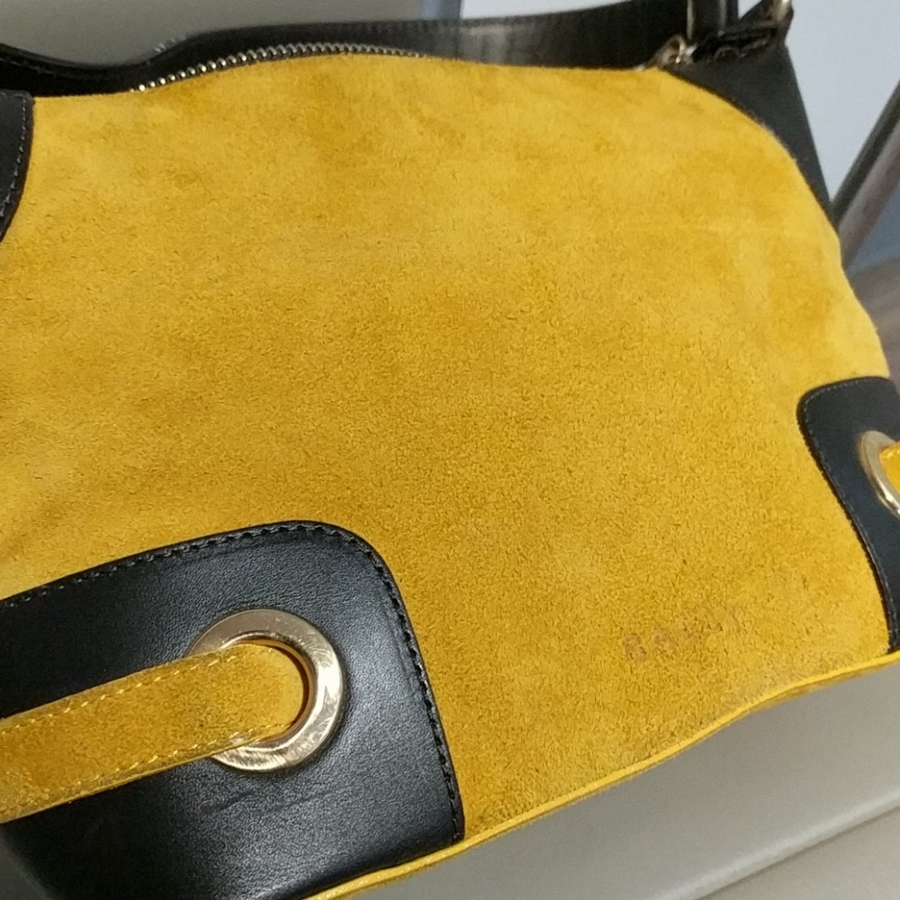 Authentic Bally Italian suede tumeric yellow purse - Picture 8 of 8